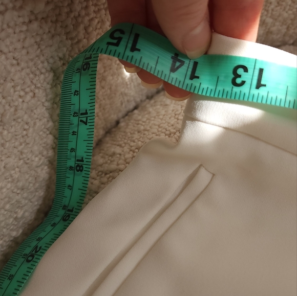 Aritzia Wilfred Arbre Shorts - Picture 5 of 6